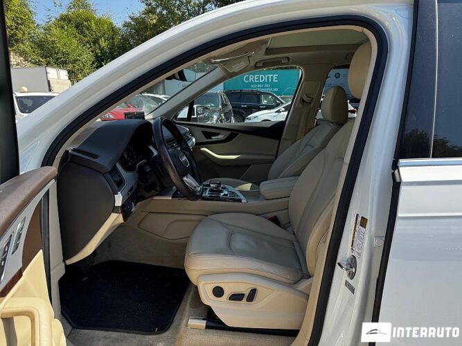 Audi Q7 43 interauto-car