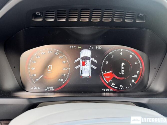 Volvo XC 90 43 interauto-car