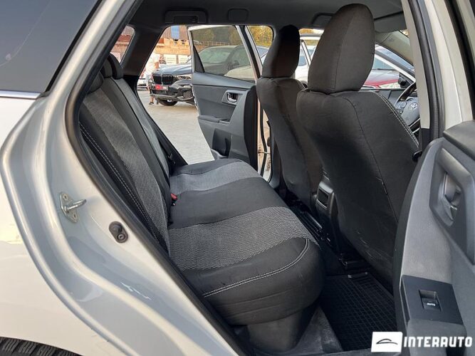 Toyota Auris 43 interauto-car