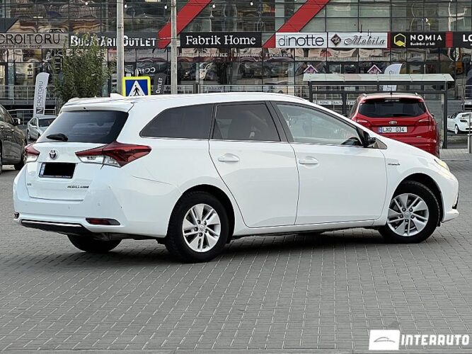 Toyota Auris 32 interauto-car
