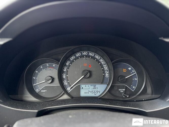 Toyota Corolla 36 interauto-car