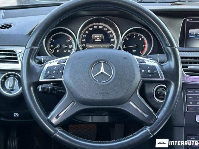 Mercedes E 220 4Matic 41 interauto-car