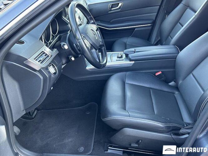 Mercedes E 220 4Matic 38 interauto-car