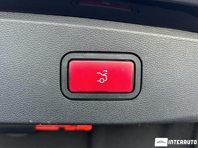 Mercedes E 220 4Matic 52 interauto-car