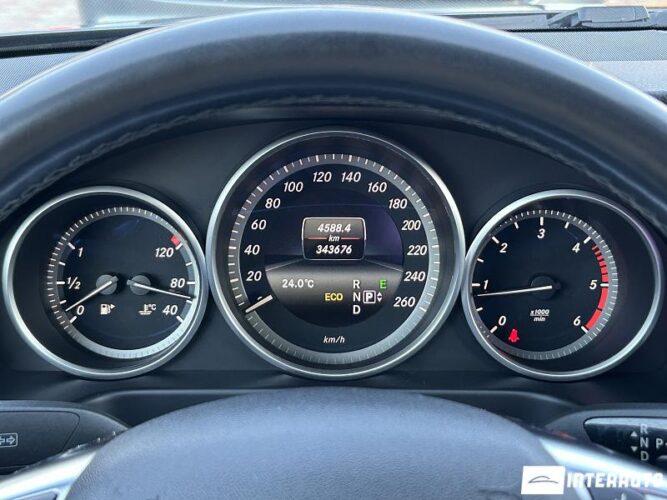Mercedes E 220 4Matic 44 interauto-car