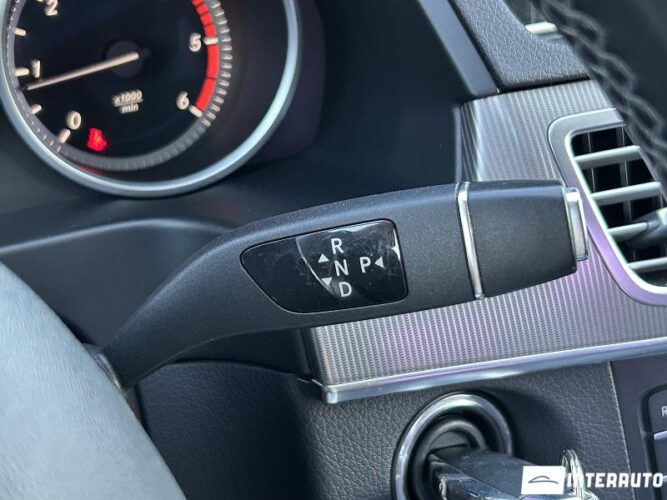 Mercedes E 220 4Matic 43 interauto-car