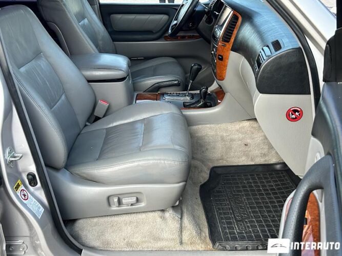 Toyota Land Cruiser 42 interauto-car