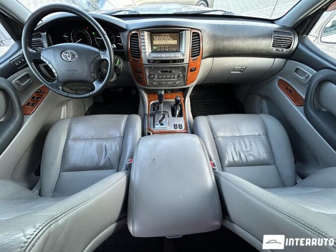 Toyota Land Cruiser 36 interauto-car