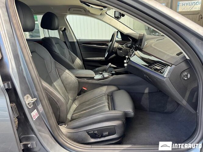 BMW 530e 33 interauto-car