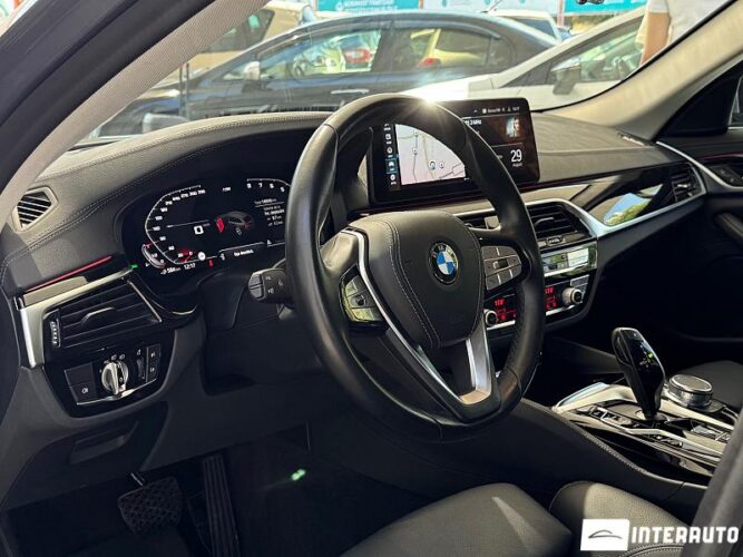 BMW 530e 35 interauto-car