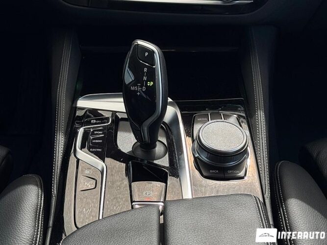 BMW 530e 40 interauto-car