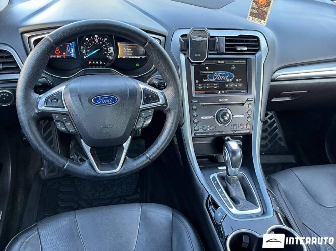 Ford Fusion 33 interauto-car