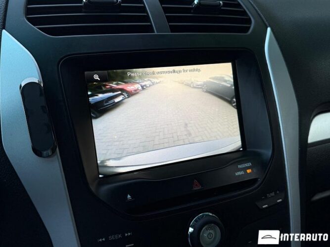 Ford Explorer 41 interauto-car