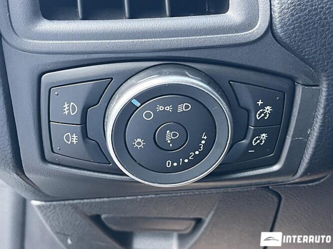 Ford Focus 37 interauto-car