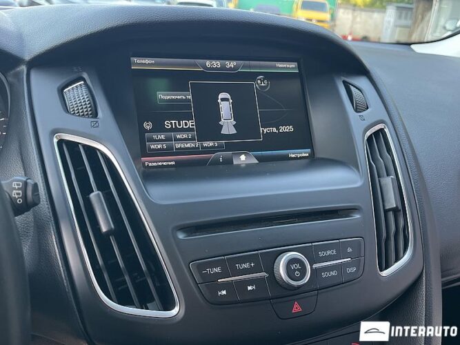 Ford Focus 41 interauto-car