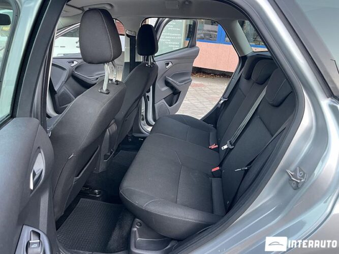 Ford Focus 44 interauto-car
