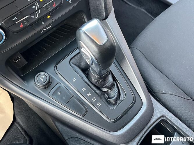 Ford Focus 43 interauto-car