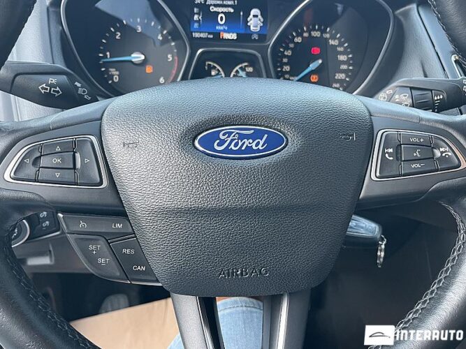 Ford Focus 39 interauto-car