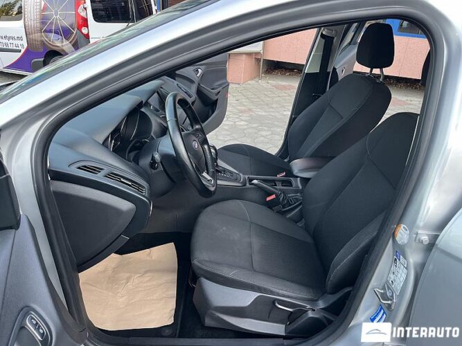 Ford Focus 35 interauto-car