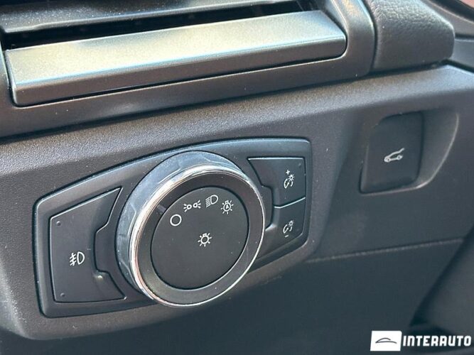 Ford Fusion 42 interauto-car