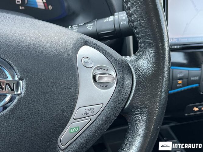 Nissan Leaf 44 interauto-car