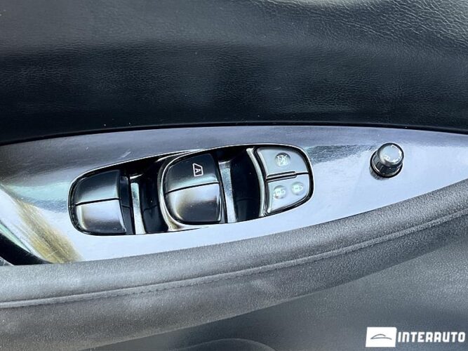 Nissan Leaf 39 interauto-car