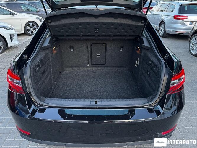 Skoda Superb 54 interauto-car