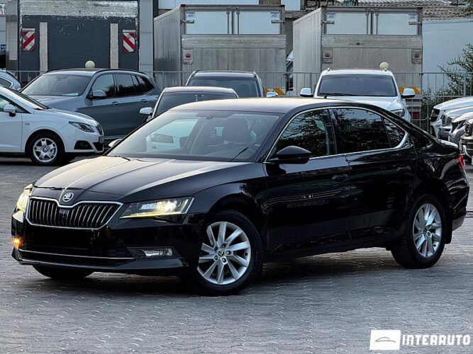 Skoda Superb 36 interauto-car
