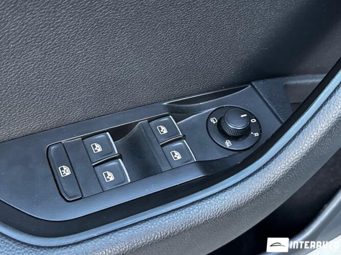 Skoda Superb 48 interauto-car