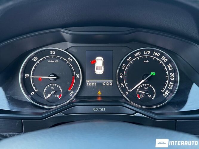 Skoda Superb 44 interauto-car