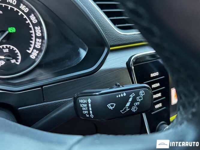 Skoda Superb 43 interauto-car