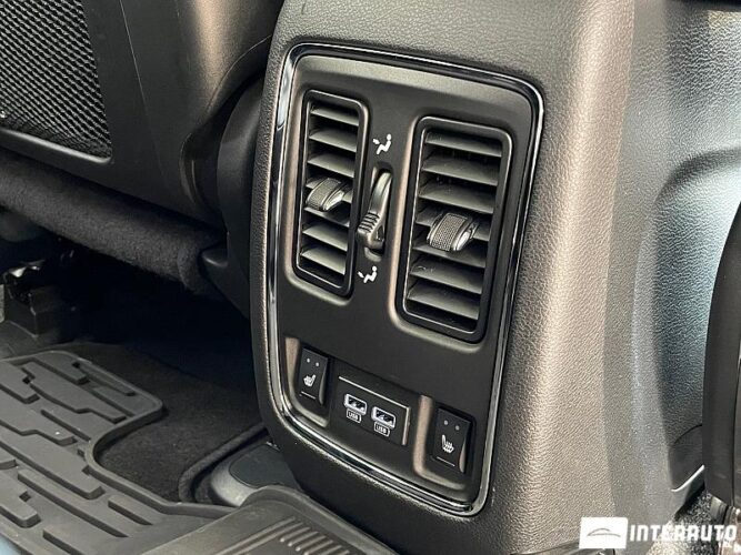 Jeep Grand Cherokee 58 interauto-car