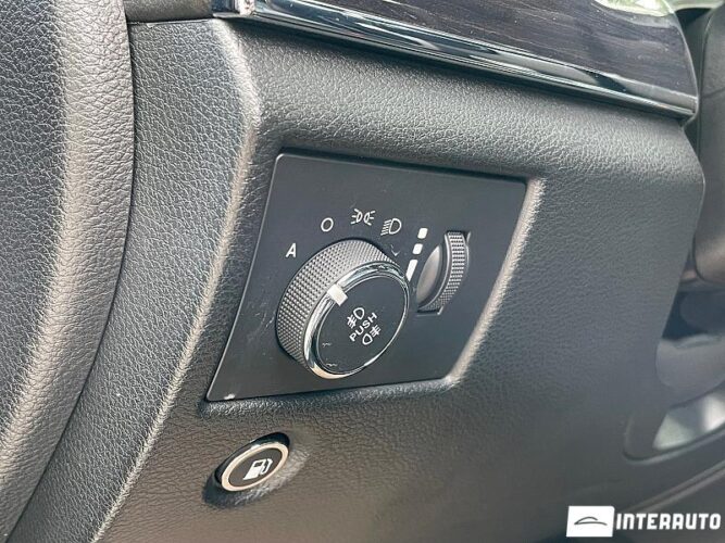 Jeep Grand Cherokee 44 interauto-car