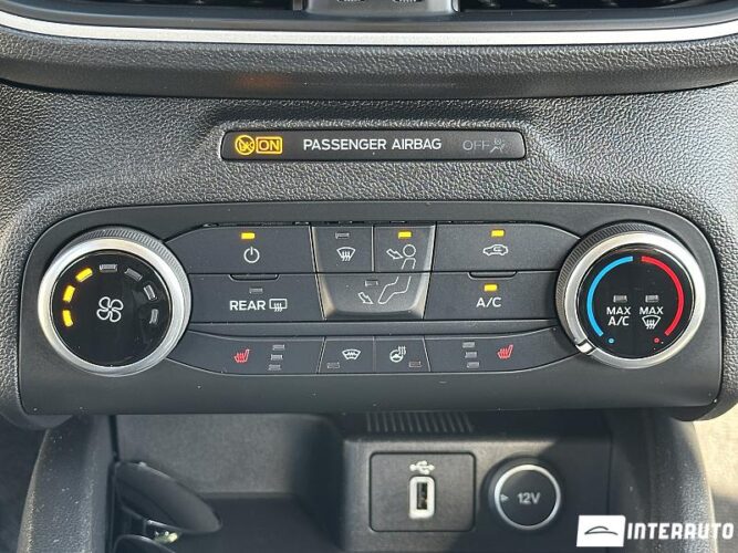 Ford Focus 42 interauto-car