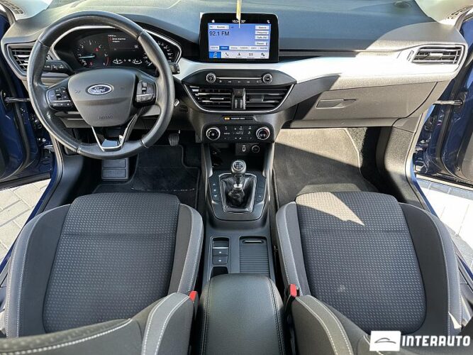 Ford Focus 37 interauto-car