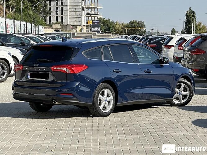 Ford Focus 34 interauto-car