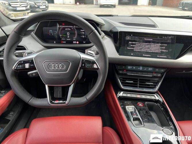 Audi RS E-tron GT 40 interauto-car