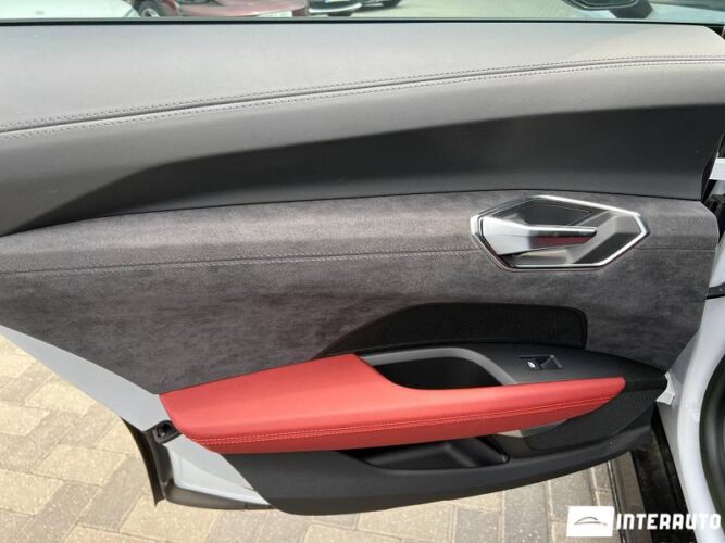 Audi RS E-tron GT 47 interauto-car