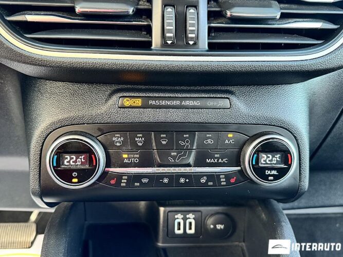 Ford Kuga 41 interauto-car