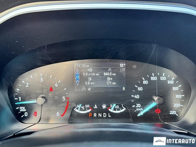 Ford Kuga 38 interauto-car