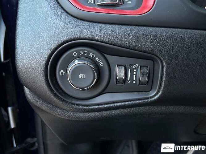 Jeep Renegade 39 interauto-car