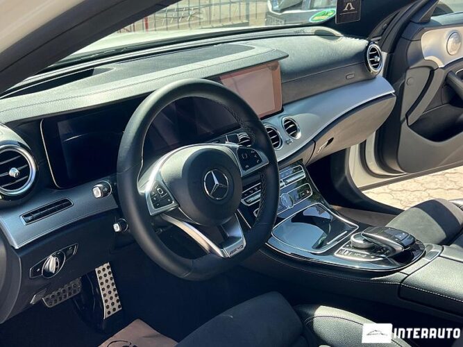 Mercedes E 220 38 interauto-car
