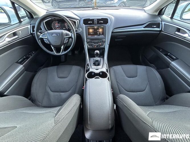 Ford Mondeo 40 interauto-car