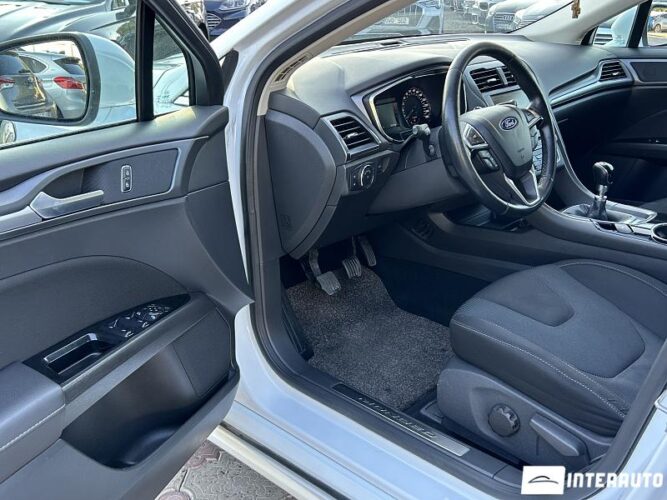 Ford Mondeo 37 interauto-car
