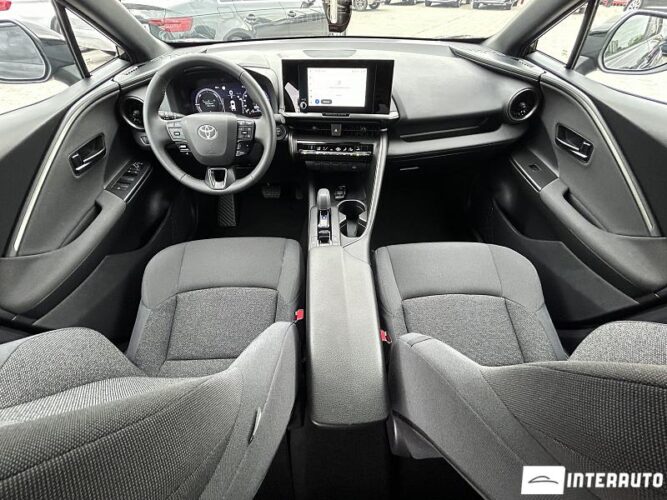 Toyota C-HR 39 interauto-car