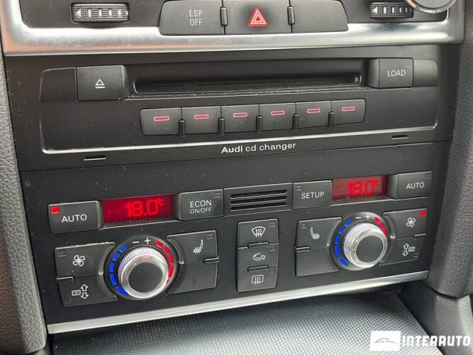 Audi Q7 43 interauto-car