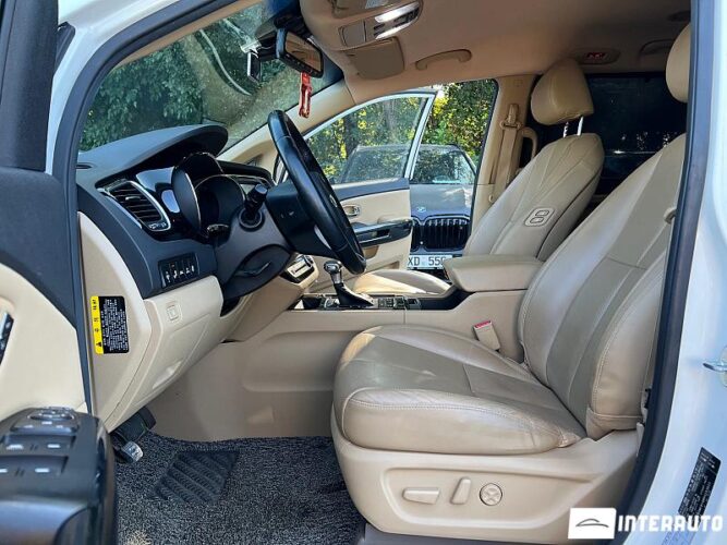 Kia Carnival 41 interauto-car