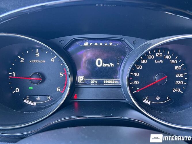 Kia Carnival 48 interauto-car