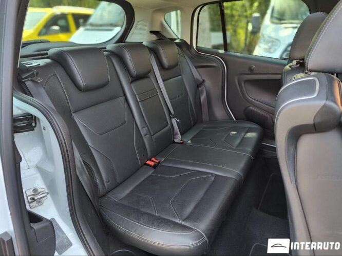 Ford B-MAX 38 interauto-car
