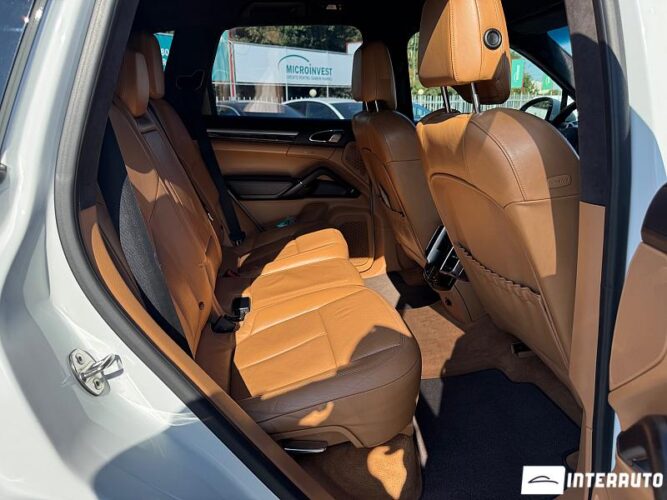 Porsche Cayenne 42 interauto-car